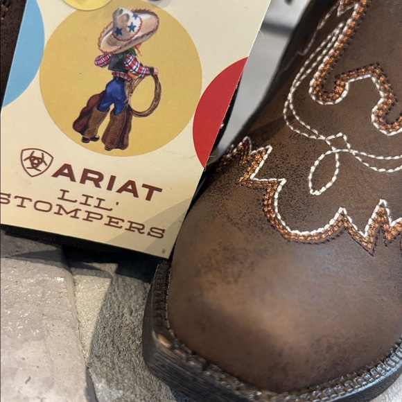 Ariat Mya Lil’ Stompers snip toe ankle boots,zipper entry,stretch panel,Western - Picture 13 of 13